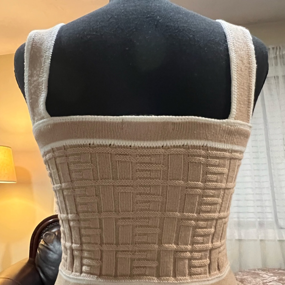 Elegant Beige Knit Button-Down Women's Top - Picture 2 of 2